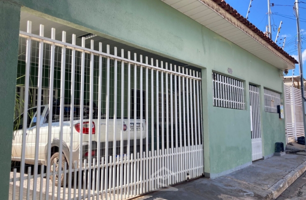Vende-se Residência no Jardim Imperial